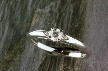 Solitaire Accompagné Or Blanc 2.65grs Diamants GVS